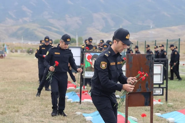Xocalıda 27 Sentyabr - Anım Günü ilə bağlı Şəhidlər xiyabanı ziyarət olunub - FOTO