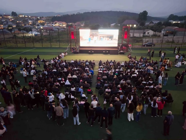"Tağıyev: Neft" filmi Daşkəsəndə nümayiş olundu - FOTO