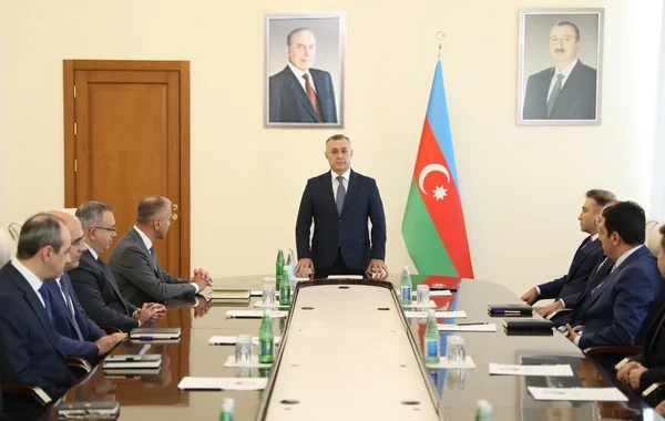 Teymur Musayev xələfini kollektivə təqdim etdi - Foto