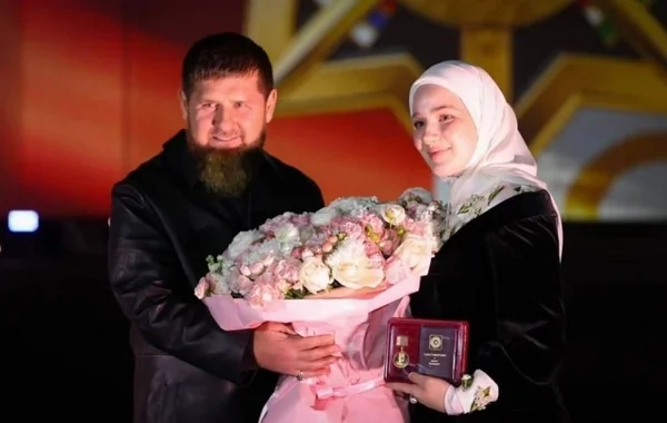 Ramzan Kadrov qızını Çeçenistanın ən yüksək ordeni ilə təltif etdi
