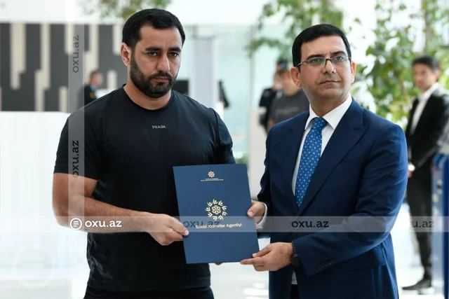 Azərbaycanda bu şəxslərə mənzil verildi - FOTO