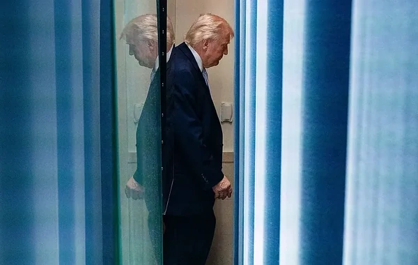 Yaponiyalı nazir Donald Trampa müəllif hüququ ilə bağlı mesaj göndərib