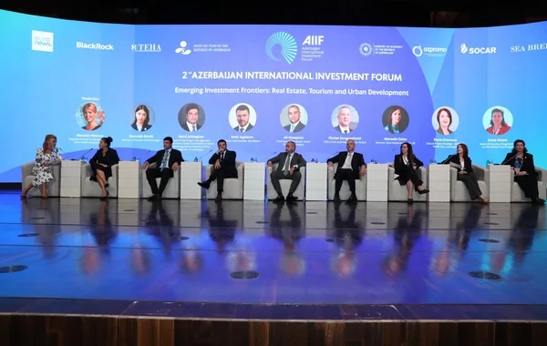 Maryam Novruzi Azərbaycan Beynəlxalq İnvestisiya Forumunda moderatorluq edib - FOTO/VİDEO