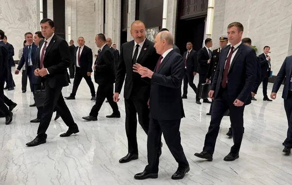 İlham Əliyev Bişkekdə Vladimir Putin ilə söhbət etdi - FOTO