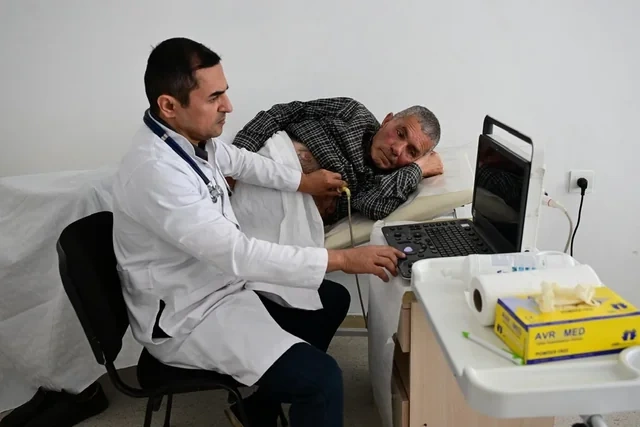 Daşkəsəndə "Həmkardan həmkara qayğı ilə" sosial layihəsi çərçivəsində ödənişsiz tibbi müayinələr keçirilib