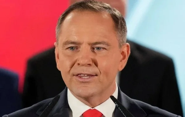 Polşa prezidenti naziri səfehlikdə ittiham etdi