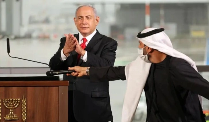 Netanyahu ərəbin əlini vurduğu əşyadan “iyrənir”? - Video