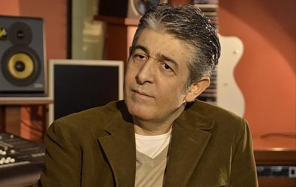 "Xərçəngə qalib gəldim, amma xəyanətə uduzdum" - Türkiyəli müğənni Murad Göğebakanın faciəli həyat hekayəsi - VİDEO
