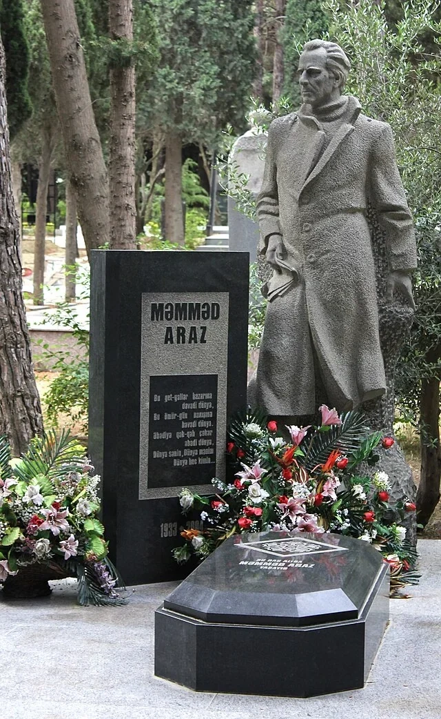 Xalq şairi Məmməd Arazın doğum günüdür - Foto
