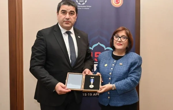 Gürcüstan tarixində ilk: Yeni mükafat azərbaycanlıya təqdim edildi