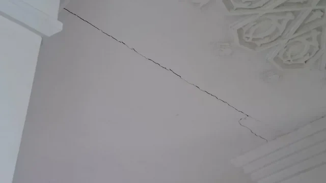 Kiyevə raket zərbələri nəticəsində Azərbaycanın Ukraynadakı səfirliyinə ziyan dəyib - FOTOREPORTAJ