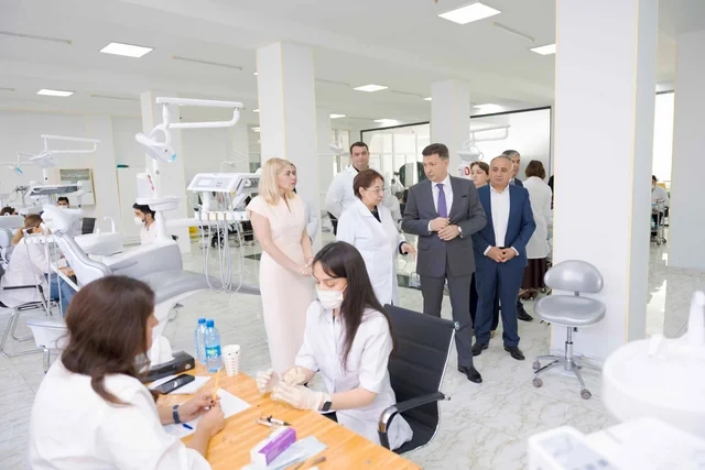 Rektor Gəray Gəraybəyli 2025–2026-cı tədris ilinin yay imtahan sessiyasının gedişi ilə tanış olub - FOTO - VİDEO