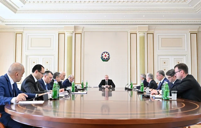 İlham Əliyev müşavirə keçirdi - FOTO