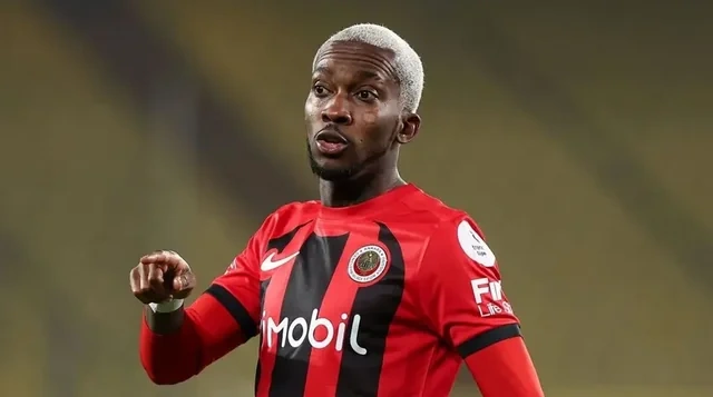 "Sabah"ın istədiyi ulduz futbolçu "Bursaspor"u seçdi - FOTO