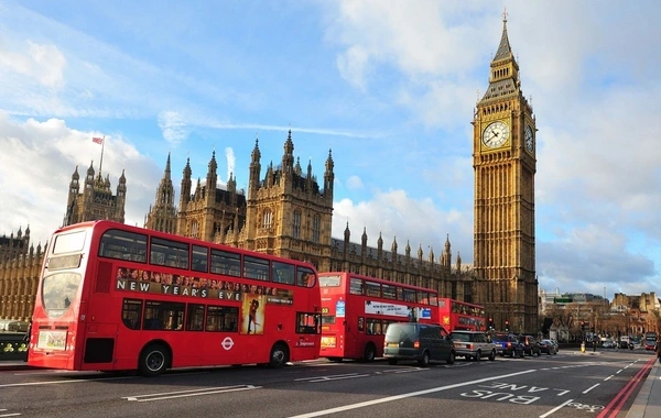 Londonda həyat: Taksi sürücülərinin aylıq qazancı 4000 funt sterlinqə qədər yüksələ bilir