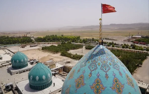İranda qırmızı "qisas bayrağı" qaldırıldı