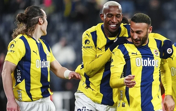 "Fənərbağça" hücumçusu ilə yollarını ayırdı