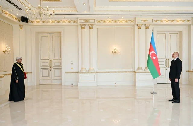 İlham Əliyev Omanın Azərbaycana yeni təyin olunmuş səfirinin etimadnaməsini qəbul edib - FOTO