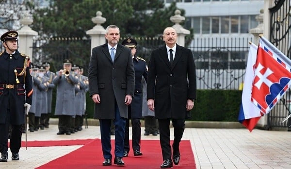 İlham Əliyevin Bratislavada rəsmi qarşılanma mərasimi oldu