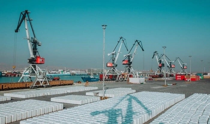 Bakı Limanında quru yük aşırılması 77% artıb