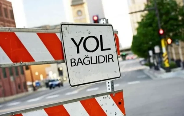 Təmirə bağlanan yola daxil olan sürücü qəza törətdi - VİDEO