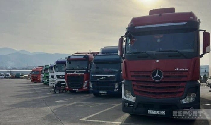 Sərhəddə yük maşınlarının sıxlığı ilə bağlı rəsmi açıqlama