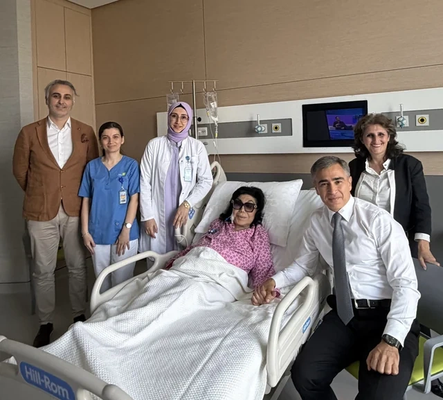 Flora Kərimova xəstəxanaya yerləşdirildi, müalicəsi Mehriban Əliyeva tərəfindən nəzarətə götürüldü
