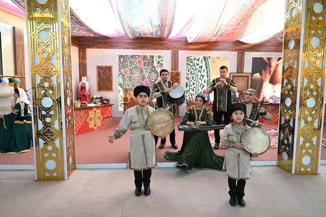 Prezident İlham Əliyev MDB Ölkələrinin Milli Kulinariya Festivalı ilə tanış olub, rəsmi qəbulda iştirak edib - Foto