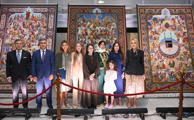 Leyla Əliyeva Müqəddəs Taxt-Tacda Azərbaycan xalçaları sərgisinin açılışında iştirak edib - FOTO