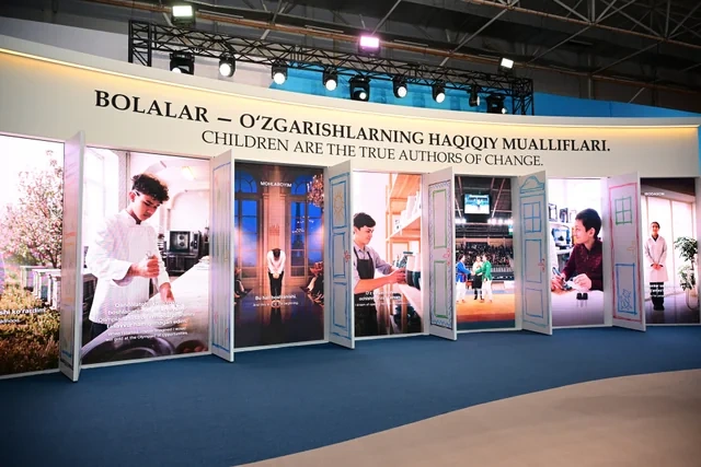 Leyla Əliyeva Səmərqənddə "Uşağın gözü ilə dünya" sərgisi və İmam əl-Buxari memorial kompleksi ilə tanış olub - Foto