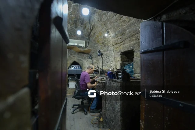 Zərgərlik sənətinə həsr edilən 28 il: Usta Eduard Şamaryayevin maraqlı əl işləri - FOTOREPORTAJ