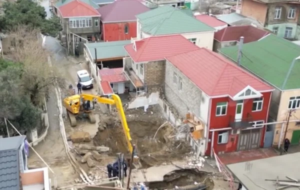 Paytaxtda qəza baş vermiş kollektorda işlər davam etdirilir - Sakinlər nə vaxt evlərinə qayıdacaqlar?  - VİDEO