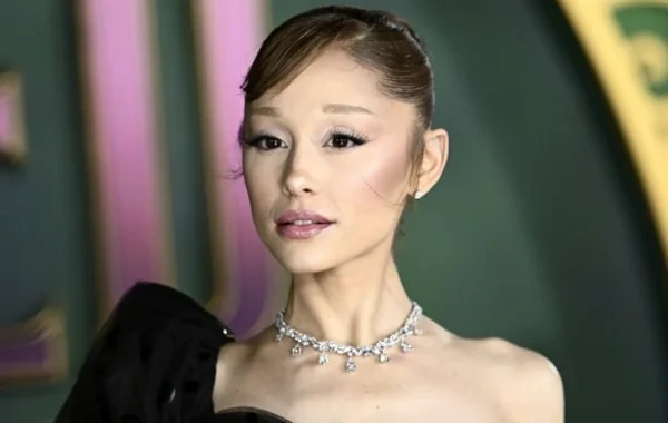 Ariana Qrande Donald Tramp administrasiyasına sərt etiraz edib