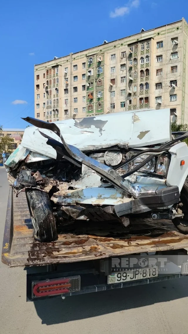Gəncədə iki avtomobil toqquşub: Xəsarət alanlar var - FOTO