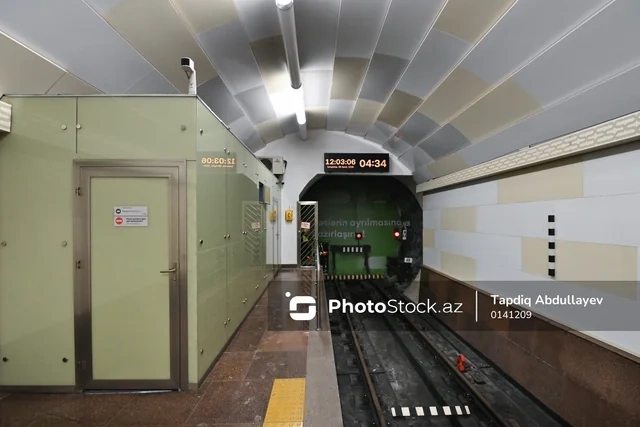 Metroda sərnişin axını KƏSKİN AZALIB: Rəqəmlər nə deyir? - FOTO