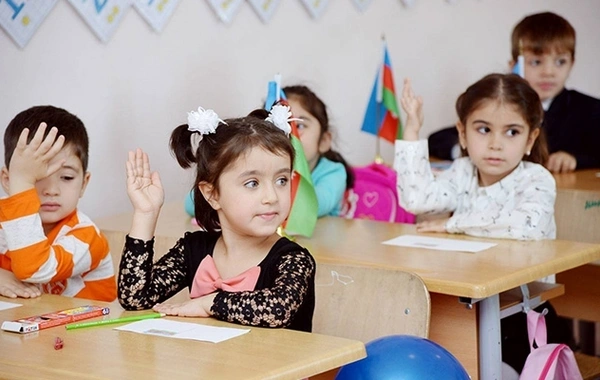 "Biri varlı geyinir, biri kasıb, vahid forma olmalıdır" - Sakinlər nə düşünürlər? - Video