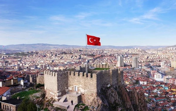 Türkiyəli politoloq ölkəsinin hava məkanının pozulmasından danışdı: "Ankara üçün qəbuledilməzdir"