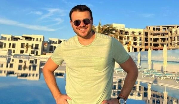 Emin anasının Bakıdakı evini göstərdi - Video