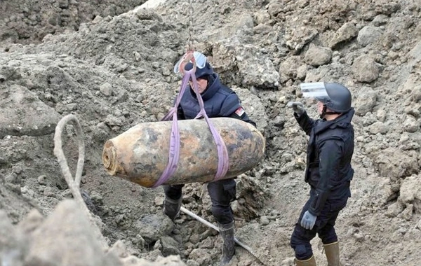 Belqradın mərkəzində yarımtonluq bomba tapıldı