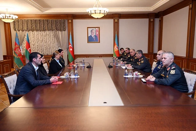 Milli qəhrəmanlarımızın ailələlərinə medallar təqdim olundu - FOTO
