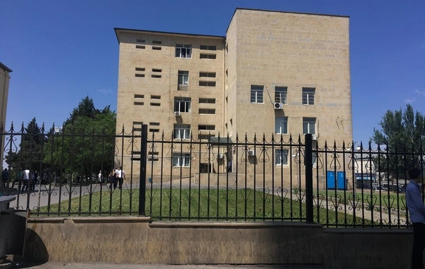 Bakıda xəstəxananın həyətindən ölü döl tapıldı