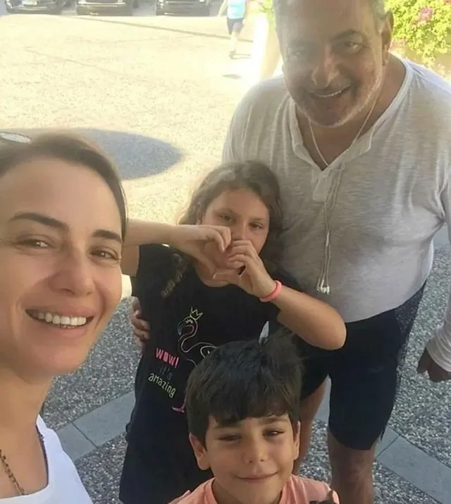 Məşhur türkiyəli teleaparıcı Reha Muhtar xəstəxanaya yerləşdirildi - FOTO