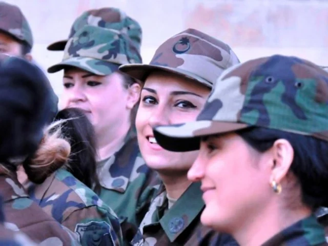 Azərbaycanda qadın hərbçilərlə bağlı YENİ QƏRAR: Müddət kəskin azaldıldı