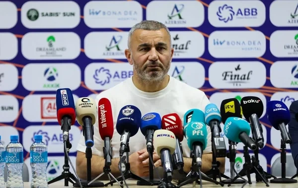 Qurban Qurbanov iki futbolçusunu cəzalandıracaq