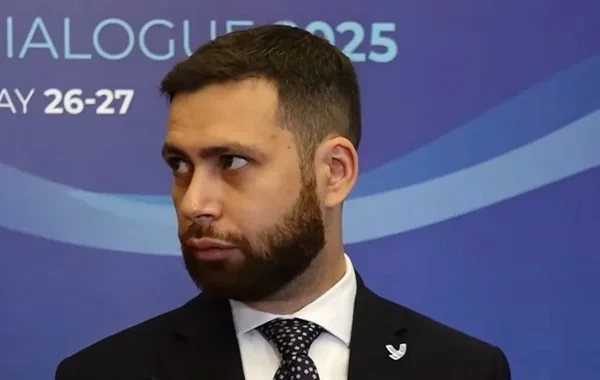 Vahan Kostanyan: "İrəvan və Bakı sülh müqaviləsinin imzalanması üçün çalışacaqlar"