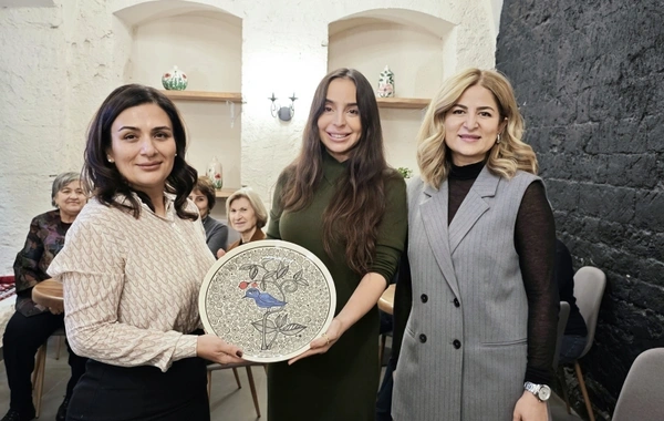 Leyla Əliyeva "YAŞA" Mərkəzində yaşlı nəslin nümayəndələri ilə görüşüb