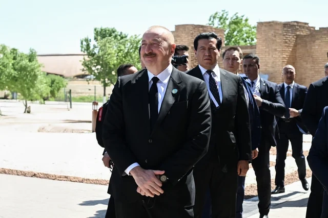 Türküstanda günə damğa vuran kadrlar - FOTO