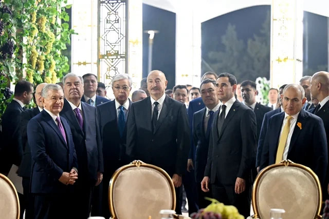 Prezident İlham Əliyev MDB Ölkələrinin Milli Kulinariya Festivalı ilə tanış olub, rəsmi qəbulda iştirak edib - Foto