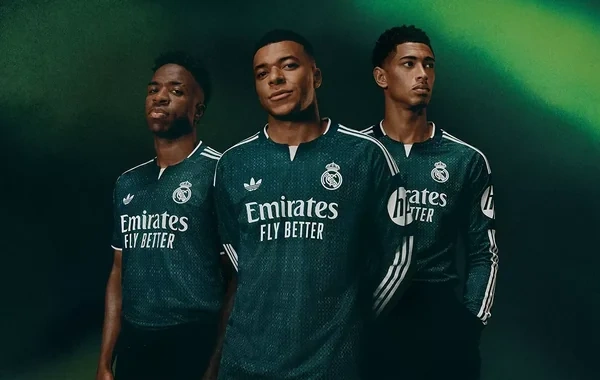 "Real Madrid" yeni mövsüm üçün səfər formasını təqdim etdi - FOTO