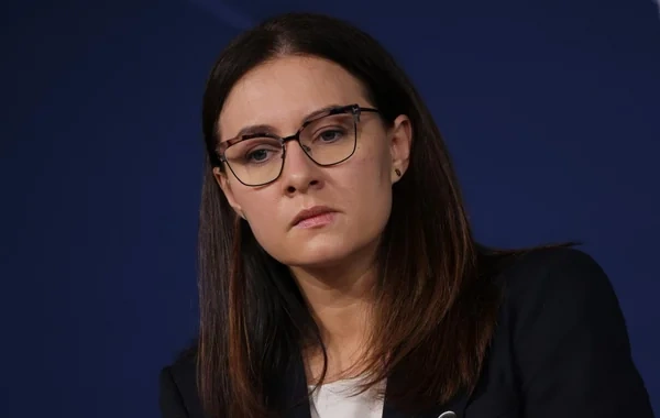 Ukrayna parlamenti hökumətin İSTEFASINI QƏBUL ETDİ